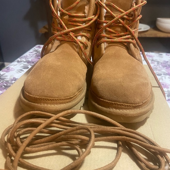 UGG with Neumel high. Chestnut color. Size 7. Great condition. - Picture 2 of 10